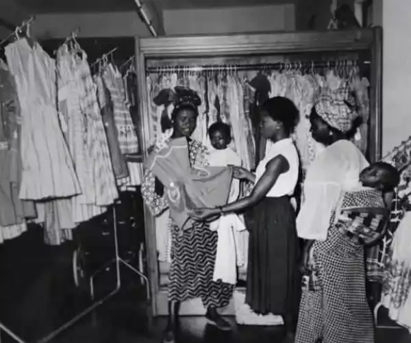 See Photo Of Nigerian Women Shopping At The Kingsways Mall Lagos in 1959